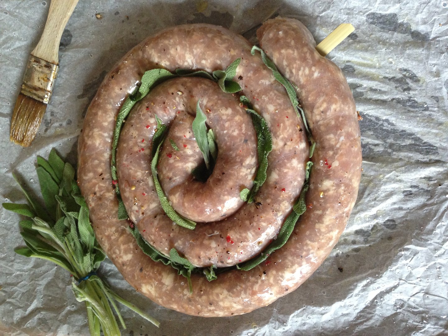 Saucisse à la sauge cuisinée à la plancha