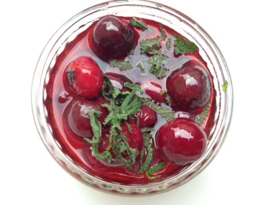 soupe de fruits rouges cerises et menthe