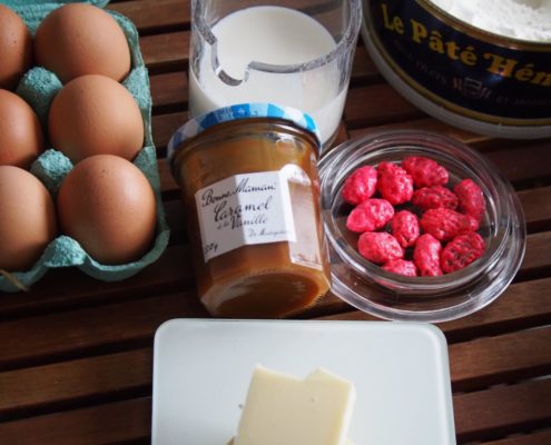 crêpe au caramel et pralines roses