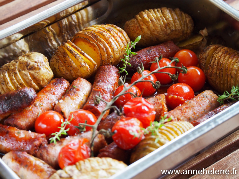 saucisse grillée et tomates au four 